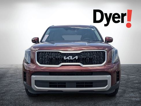 Used 2024 Kia Telluride EX w/ EX Captain's Chair Package FWD image 9