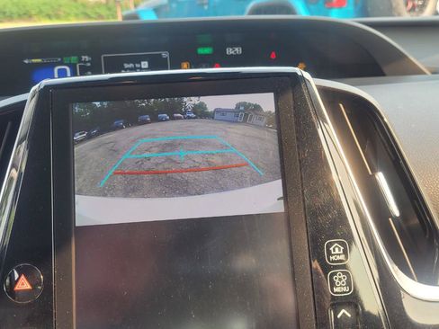 Used 2022 Toyota Prius Prime XLE FWD image 19