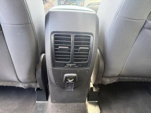 Used 2019 Ford Escape SE FWD image 23