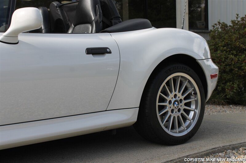 Used 2001 BMW Z3 3.0i RWD image 13