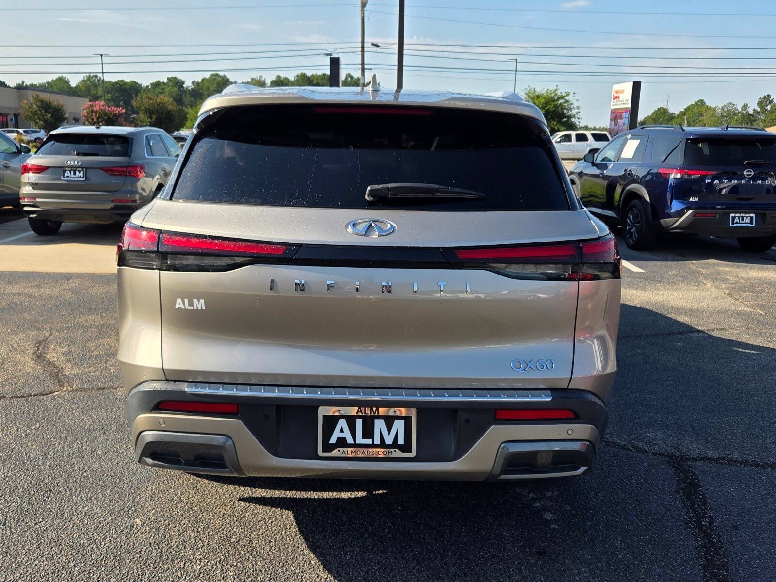 Used 2022 INFINITI QX60 Luxe w/ Vision Package FWD image 10