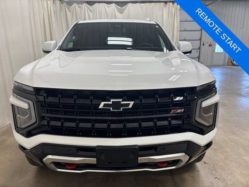 Used 2026 Chevrolet Suburban Z71 w/ Comfort Package AWD/4WD image 11