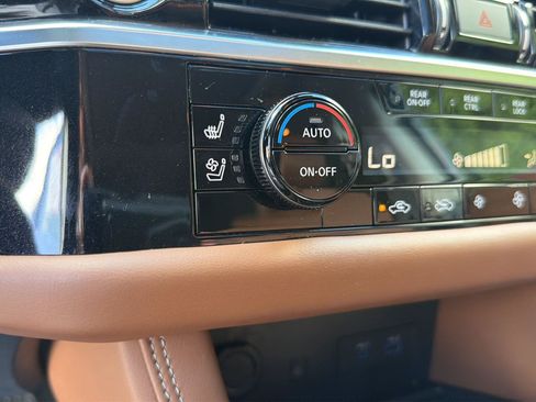 Used 2023 Nissan Pathfinder Platinum FWD image 28