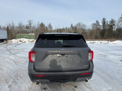 Certified 2022 Ford Explorer XLT w/ Equipment Group 202A image 6