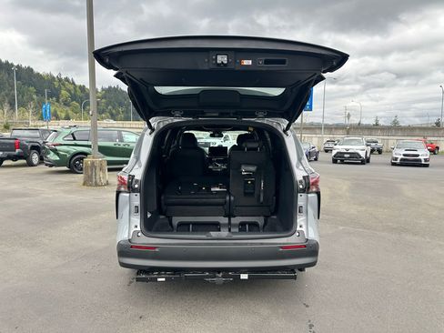 New 2026 Toyota Sienna XLE Woodland Edition image 11
