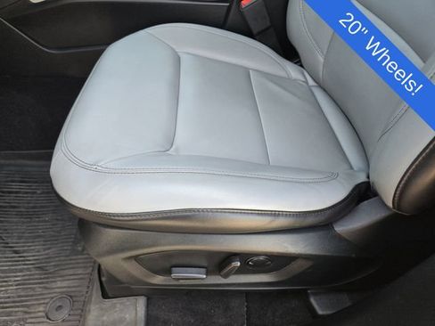 Used 2021 Ford Explorer XLT w/ Equipment Group 202A RWD image 23