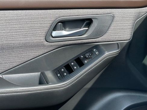 Certified 2023 Nissan Rogue SV AWD/4WD image 15