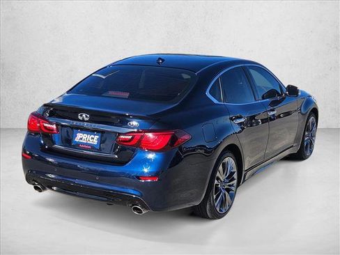 Used 2019 INFINITI Q70 Luxe image 5