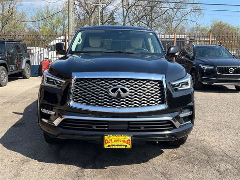 Used 2018 INFINITI QX80 4WD w/ Driver Assistance Package image 14