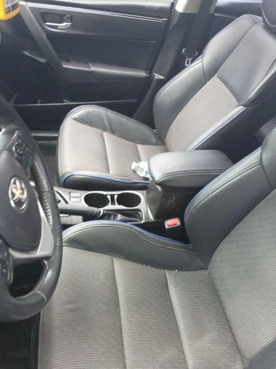Used 2019 Toyota Corolla SE FWD image 3