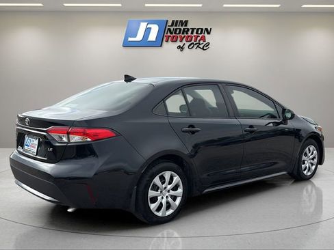 Used 2022 Toyota Corolla LE FWD image 5