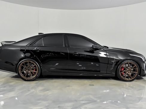 Used 2019 Cadillac CTS V w/ Carbon Fiber Package RWD image 11