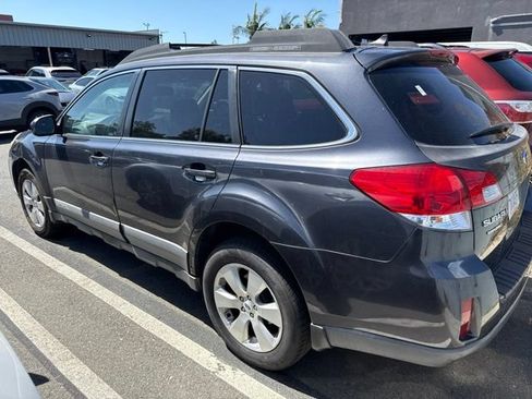Used 2012 Subaru Outback 2.5i Limited w/ Moonroof Pkg AWD/4WD image 3