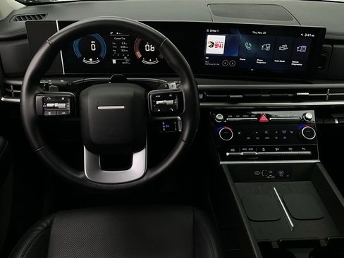 Used 2025 Hyundai Santa Fe SEL image 14