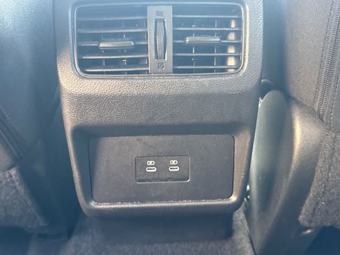 Used 2025 Nissan Rogue SV image 25