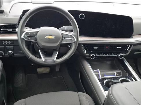 Certified 2025 Chevrolet Suburban LS image 31