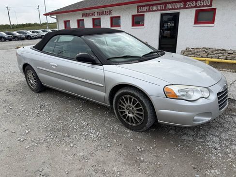Used 2006 Chrysler Sebring Touring FWD image 1