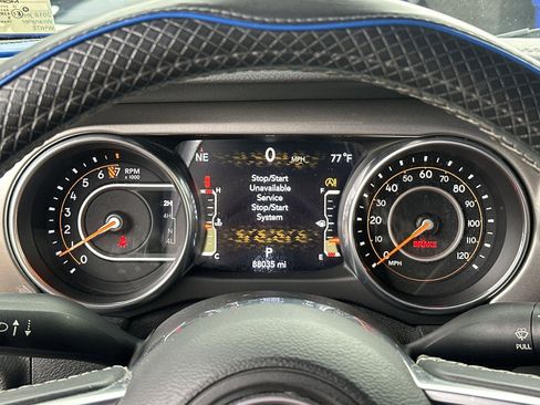 Used 2018 Jeep Wrangler Unlimited Sahara image 10