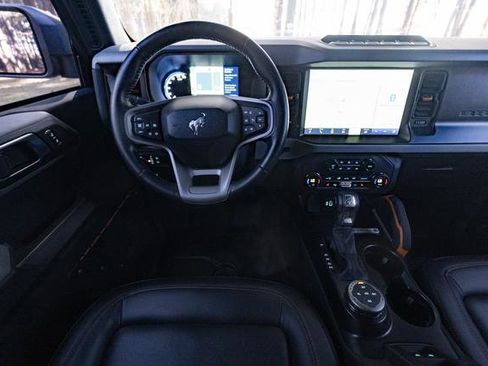 Used 2023 Ford Bronco Badlands image 16