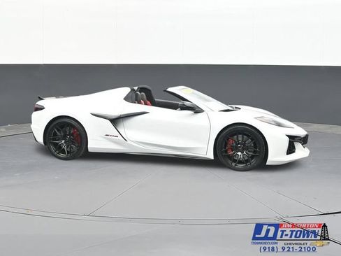 Used 2024 Chevrolet Corvette Z06 RWD image 19