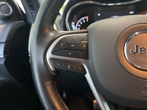 Used 2022 Jeep Grand Cherokee Limited AWD/4WD image 6