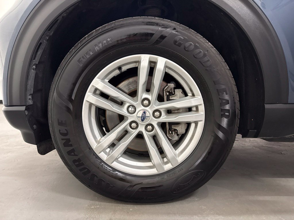 Used 2021 Ford Explorer XLT w/ Equipment Group 202A AWD/4WD image 50