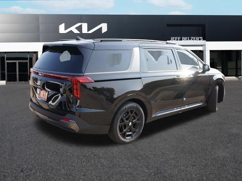 New 2027 Kia Carnival SX w/ Dark Edition Package FWD image 3