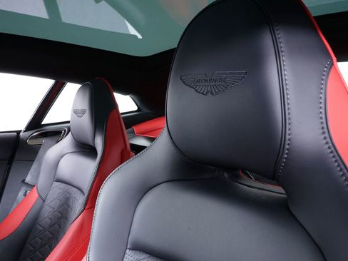 Used 2025 Aston Martin Vanquish image 27