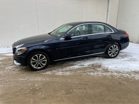 Used 2018 Mercedes-Benz C 300 4MATIC Sedan image 4