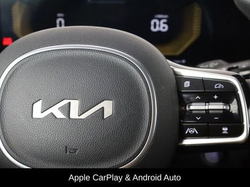 Used 2025 Kia Sorento LX FWD image 10