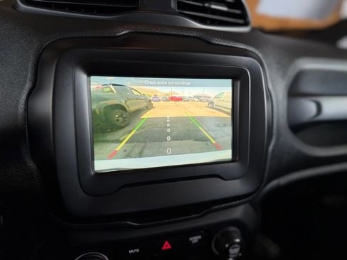 Used 2019 Jeep Renegade Limited w/ Safety and Security Group image 30