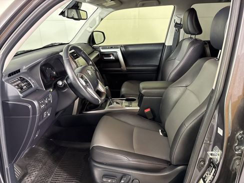 Used 2023 Toyota 4Runner SR5 Premium image 18