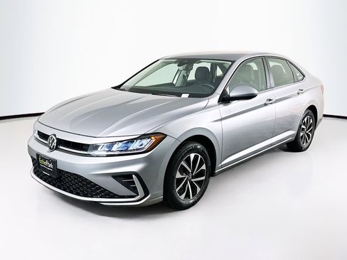 Used 2025 Volkswagen Jetta S image 3