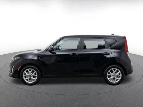 Used 2025 Kia Soul LX w/ LX Technology Package FWD image 4