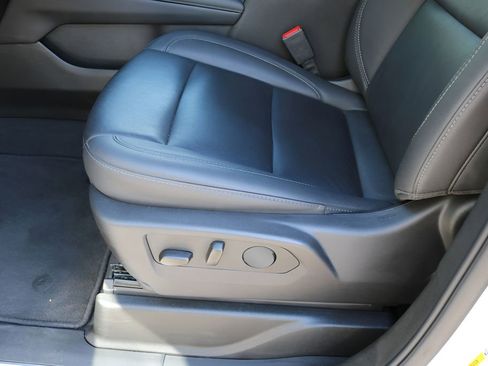 Used 2025 Chevrolet Tahoe LT AWD/4WD image 13