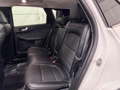New 2026 Ford Escape SE FWD image 9