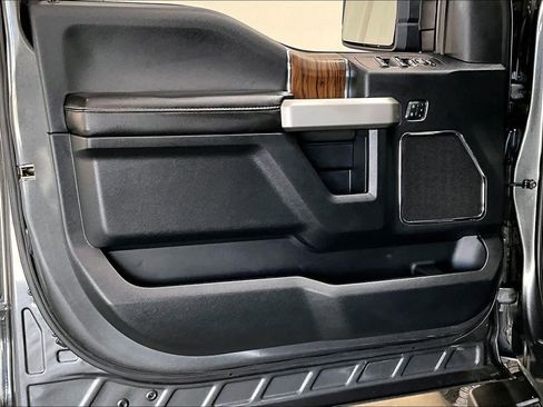 Used 2020 Ford F150 Lariat image 25