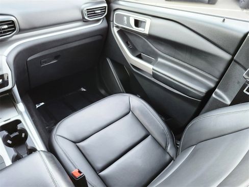 Used 2023 Ford Explorer XLT w/ Equipment Group 202A image 15