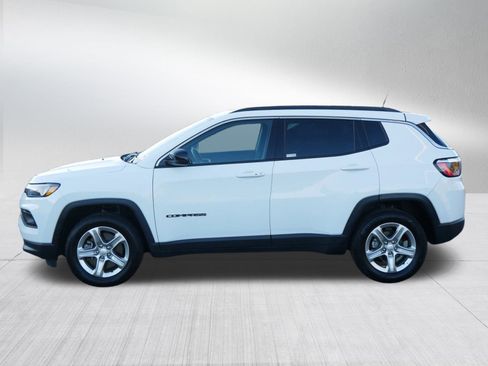 Used 2024 Jeep Compass Latitude image 4