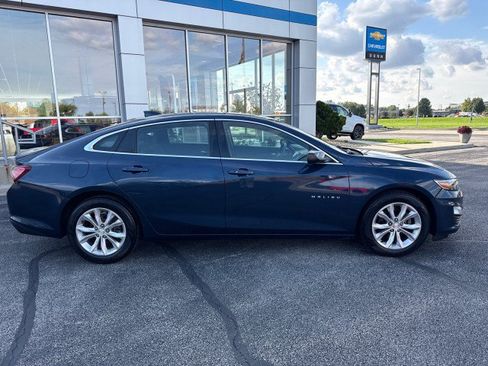 Used 2019 Chevrolet Malibu LT w/ Driver Confidence Package II FWD image 2