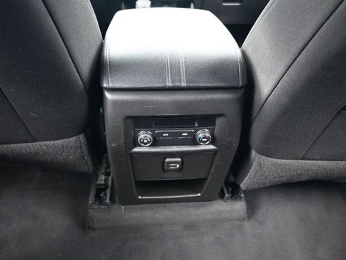 Used 2023 Chevrolet Traverse LT image 39