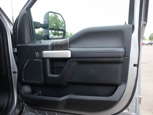 Used 2020 Ford F350 Lariat AWD/4WD image 9