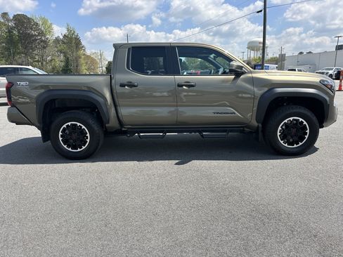 Used 2026 Toyota Tacoma TRD Off-Road w/ TRD Off Road Upgrade Package image 5
