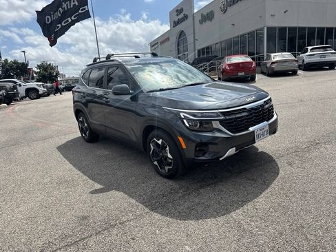 Used 2026 Kia Seltos EX FWD image 12