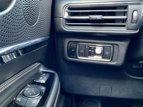 Used 2023 Lincoln Corsair Standard image 34