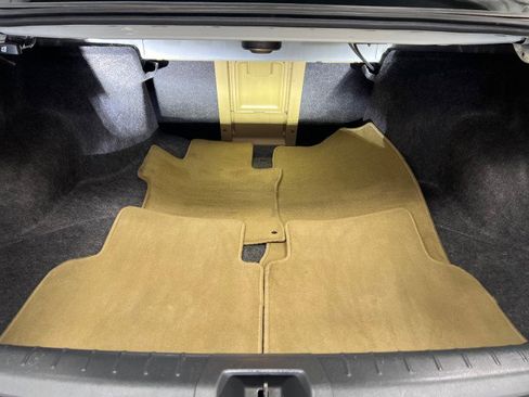 Used 2011 Honda Accord EX-L image 10