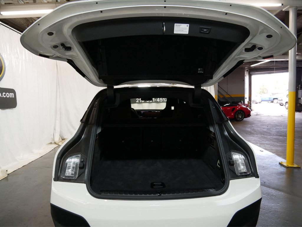 Used 2024 BMW iX xDrive50 AWD/4WD image 11