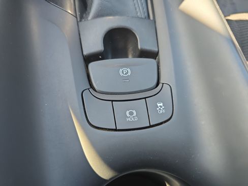 Used 2018 Toyota C-HR XLE image 26