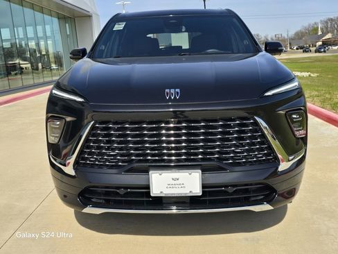 Used 2025 Buick Enclave Avenir w/ Trailering Package, 5000 lbs. image 8