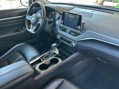 Certified 2024 Nissan Altima 2.5 SR FWD image 15